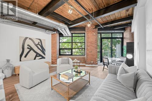 207 - 43 Hanna Avenue, Toronto, ON - Indoor Photo Showing Living Room