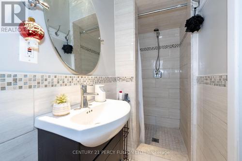 9 Harrington Crescent, Toronto, ON - Indoor Photo Showing Bathroom