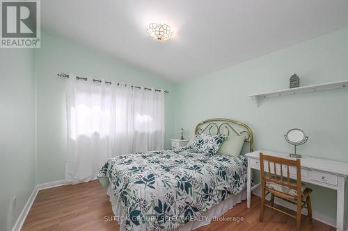 14 Maldon Road, London, ON - Indoor Photo Showing Bedroom