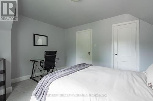 124 Raywood Avenue, London, ON - Indoor Photo Showing Bedroom