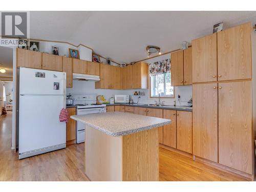 4998 Henrey Road, Prince George, BC - Indoor Photo Showing Kitchen