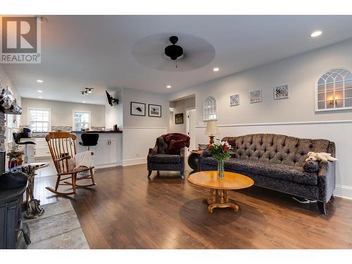 2413 Mcbride Crescent, Prince George, BC - Indoor Photo Showing Living Room