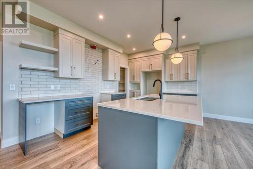 177 Whistler Place, Vernon, BC - Indoor Photo Showing Kitchen With Double Sink With Upgraded Kitchen