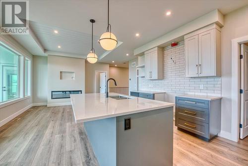 177 Whistler Place, Vernon, BC - Indoor Photo Showing Kitchen With Double Sink With Upgraded Kitchen