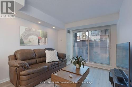 503 - 75 Dalhousie Street, Toronto, ON - Indoor Photo Showing Living Room