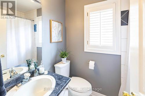 2210B Gerrard Street E, Toronto, ON - Indoor Photo Showing Bathroom