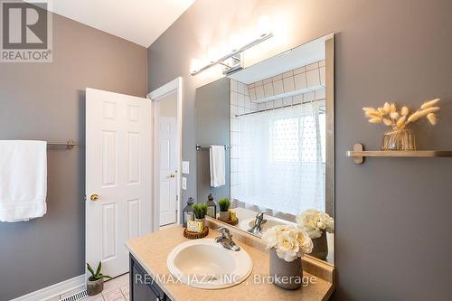 2210B Gerrard Street E, Toronto, ON - Indoor Photo Showing Bathroom