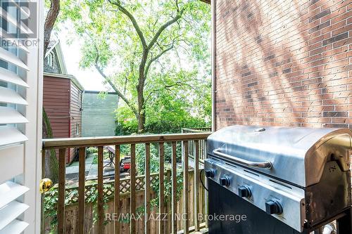 2210B Gerrard Street E, Toronto, ON - Outdoor