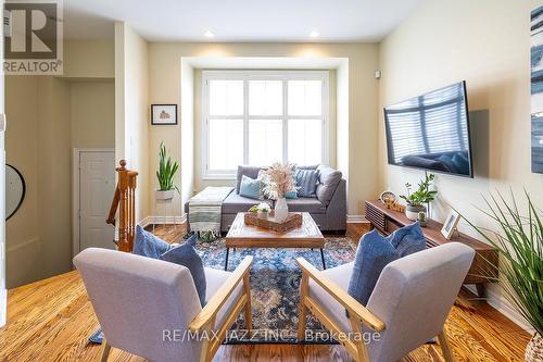 2210B Gerrard Street E, Toronto, ON - Indoor Photo Showing Living Room