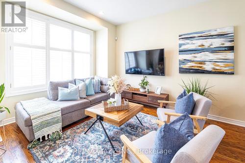 2210B Gerrard Street E, Toronto, ON - Indoor Photo Showing Living Room