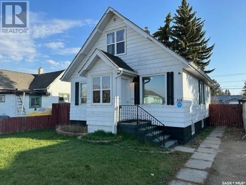 318 4Th Avenue W, Melville, SK - Outdoor