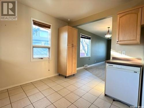 318 4Th Avenue W, Melville, SK - Indoor