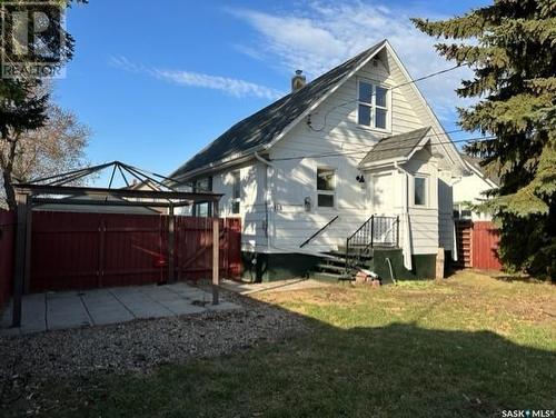 318 4Th Avenue W, Melville, SK - Outdoor