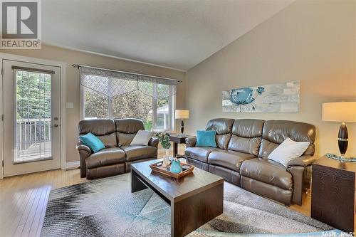 1543 Lakeridge Drive N, Regina, SK - Indoor Photo Showing Living Room