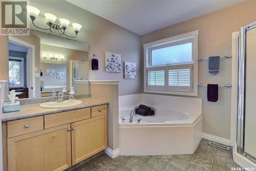 1543 Lakeridge Drive N, Regina, SK - Indoor Photo Showing Bathroom