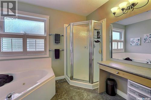 1543 Lakeridge Drive N, Regina, SK - Indoor Photo Showing Bathroom