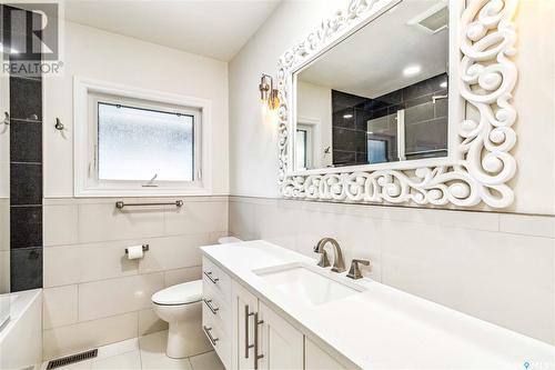 2237 Ewart Avenue, Saskatoon, SK - Indoor Photo Showing Bathroom