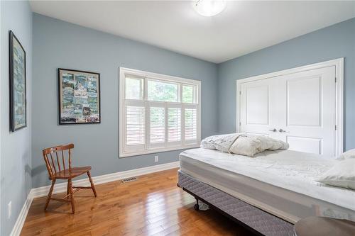 327 Pelham Road, St. Catharines, ON - Indoor Photo Showing Bedroom