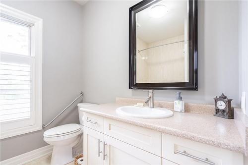 327 Pelham Road, St. Catharines, ON - Indoor Photo Showing Bathroom