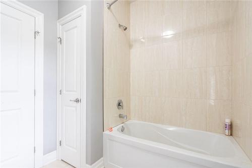 327 Pelham Road, St. Catharines, ON - Indoor Photo Showing Bathroom