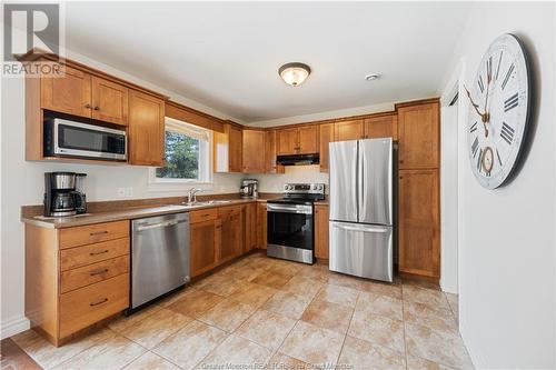 19 Houlahan, Dieppe, NB - Indoor Photo Showing Kitchen With Stainless Steel Kitchen