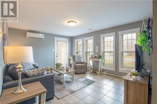 164 Bahama, Dieppe, NB - Indoor Photo Showing Living Room