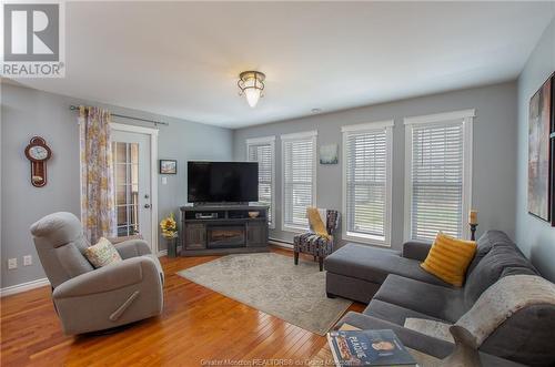 164 Bahama, Dieppe, NB - Indoor Photo Showing Living Room