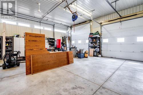 14004 County Rd 15, Essex, ON - Indoor Photo Showing Garage