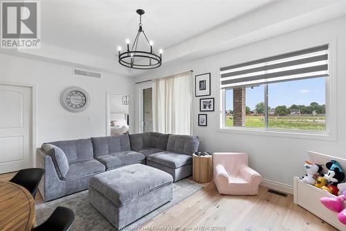 208 Livingstone, Amherstburg, ON - Indoor Photo Showing Living Room