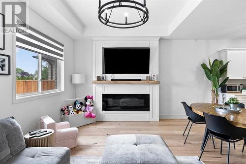 208 Livingstone, Amherstburg, ON - Indoor Photo Showing Living Room With Fireplace