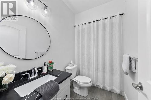 208 Livingstone, Amherstburg, ON - Indoor Photo Showing Bathroom