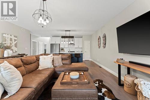 231 Livingstone Crescent, Amherstburg, ON - Indoor Photo Showing Living Room