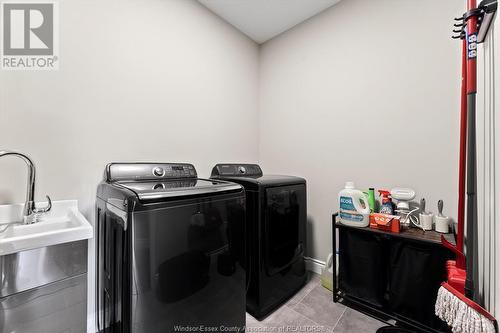 231 Livingstone Crescent, Amherstburg, ON - Indoor Photo Showing Laundry Room