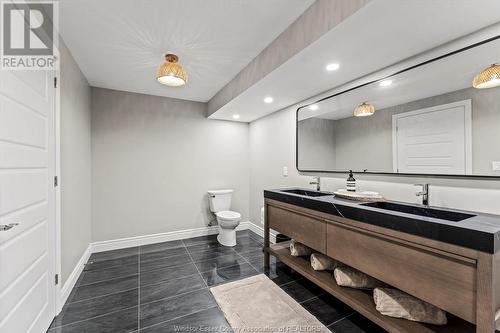 231 Livingstone Crescent, Amherstburg, ON - Indoor Photo Showing Bathroom