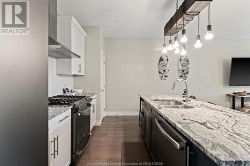 231 Livingstone Crescent, Amherstburg, ON - Indoor Photo Showing Kitchen With Double Sink