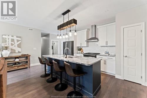 231 Livingstone Crescent, Amherstburg, ON - Indoor Photo Showing Kitchen With Upgraded Kitchen