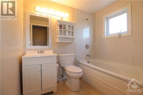 79 Patterson Crescent, Carleton Place, ON - Indoor Photo Showing Bathroom