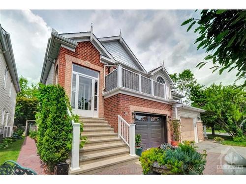 56 Calaveras Avenue, Ottawa, ON 