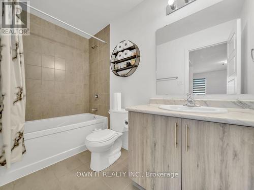 13 Shedrow Place, Kitchener, ON - Indoor Photo Showing Bathroom