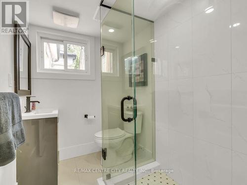 7 Cluney Place, London, ON - Indoor Photo Showing Bathroom