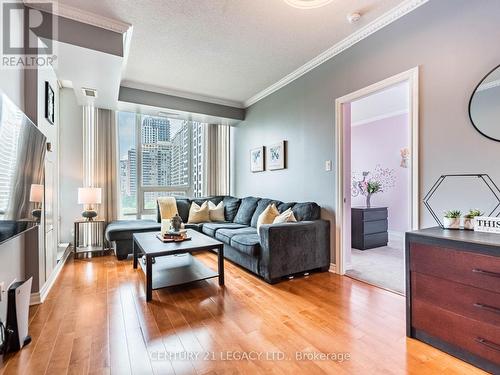 808 - 3525 Kariya Drive, Mississauga, ON - Indoor Photo Showing Living Room