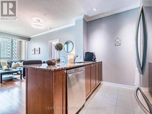 808 - 3525 Kariya Drive, Mississauga, ON - Indoor Photo Showing Kitchen