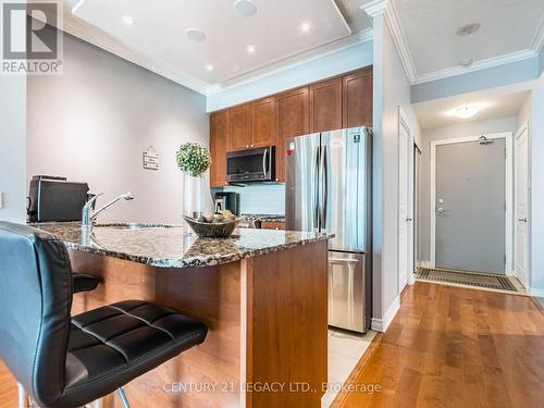 808 - 3525 Kariya Drive, Mississauga, ON - Indoor Photo Showing Kitchen