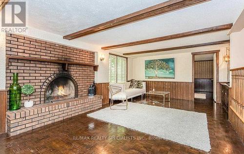 1697 Missenden Crescent, Mississauga, ON - Indoor Photo Showing Living Room With Fireplace