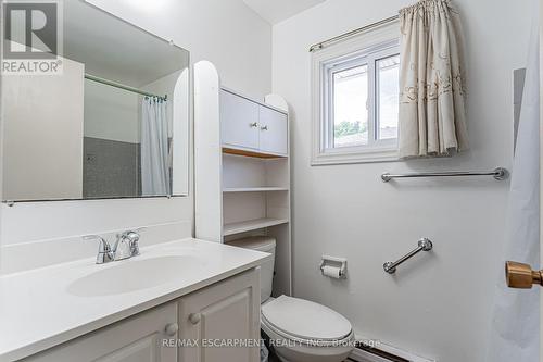 82 Carter Crescent, Cambridge, ON - Indoor Photo Showing Bathroom