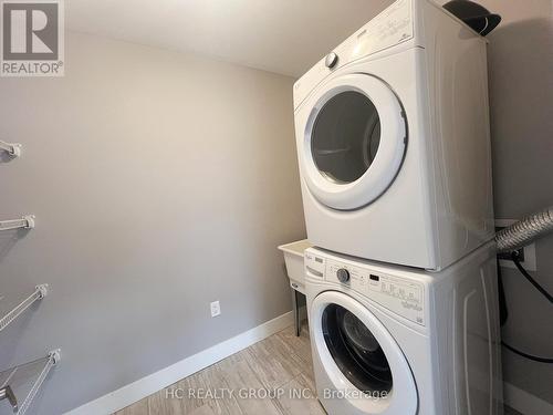 60 - 1960 Dalmagarry Road, London, ON - Indoor Photo Showing Laundry Room