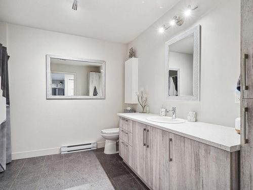 Salle de bains - 2415 Boul. Cournoyer, Sorel-Tracy, QC - Indoor Photo Showing Bathroom