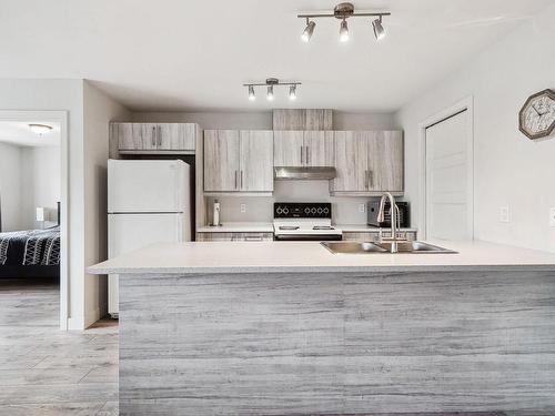 Kitchen - 2415 Boul. Cournoyer, Sorel-Tracy, QC - Indoor Photo Showing Kitchen With Double Sink