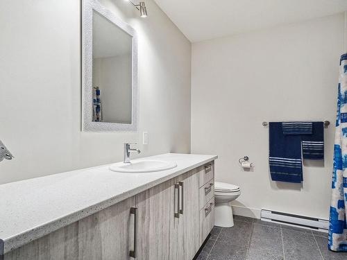 Bathroom - 2415 Boul. Cournoyer, Sorel-Tracy, QC - Indoor Photo Showing Bathroom