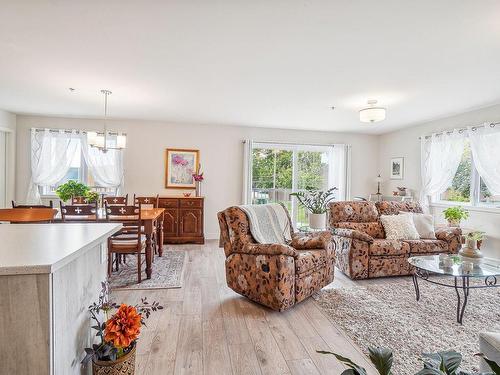 Vue d'ensemble - 4305 Rue Frontenac, Sorel-Tracy, QC - Indoor Photo Showing Living Room